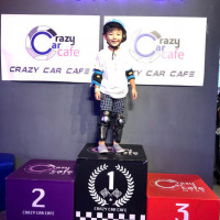 Kelly mao在Crazy Cart Café甩尾卡丁車主題式餐廳 pic_id=4575053