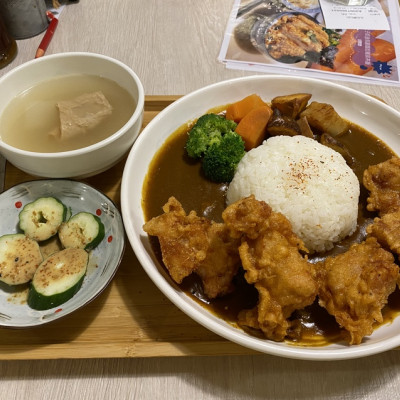 【新竹東區-私嚐の吃飯】好吃的咖喱飯及唐揚炸雞。咖哩愛好者不能錯過的店