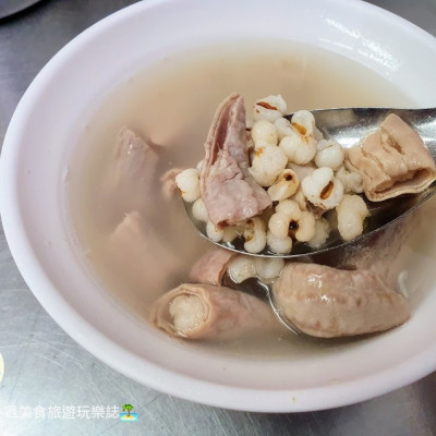 [食]台北 夜貓美食 銅板美食 熱騰騰的肉包，搭配一碗四神湯~暖心又暖胃 阿桐阿寶四神湯