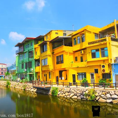 【金門。金湖】金門小威尼斯。山外橋畔河岸的彩色房子