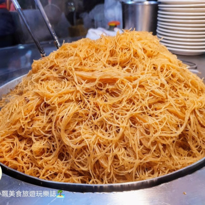 [食]台北 寧夏夜市 傳統好滋味 自然手工好味道 寧夏成記魷魚羹 炒米粉