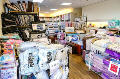 結束營業清倉特賣，法頌寢飾沙鹿店，多樣寢具買一送一，天絲涼被第二件半價，萬件商品一件不留！
