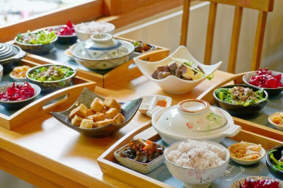 【田寮農莊】台中南屯美食餐廳推薦,寵物友善,景觀餐廳,落羽松秘境(附菜單)