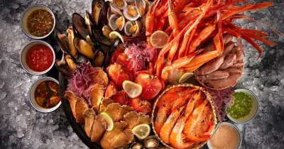 寒舍艾美探索廚房華麗回歸!全新日料檯升級、50款海味與炙燒和牛握壽司打造信義區最強自助餐。