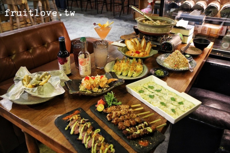 台中市西區日式居酒屋一週四天暢飲日，有各種燒烤串燒、炸物、鍋物、壽司、熱炒、酒品可選擇，另有包場服務