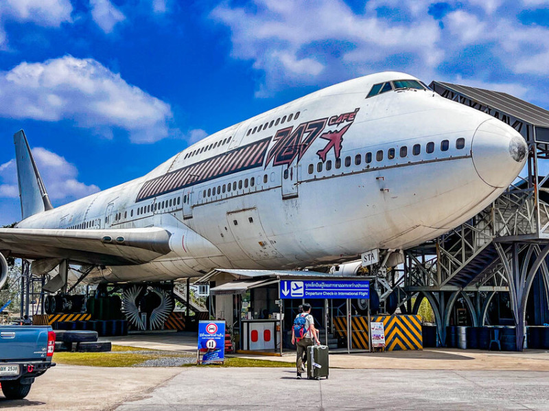 泰國747 CAFE BANGKOK｜有錢就是任性！直接拉一台747飛機來開咖啡廳
